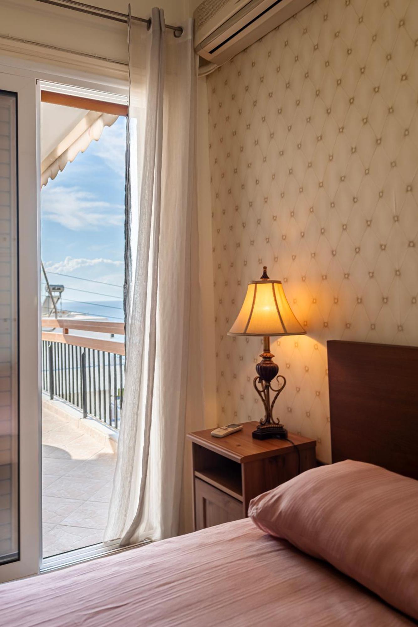 Sea View Apartment 100M From The Beach Saronida 外观 照片